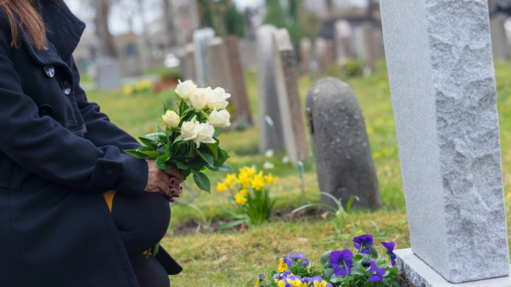 Memorial Tributes for Your Loved Ones: A Guide to Honoring Life's Passages